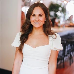 I’m Jade! Excited for you to shop my closet!